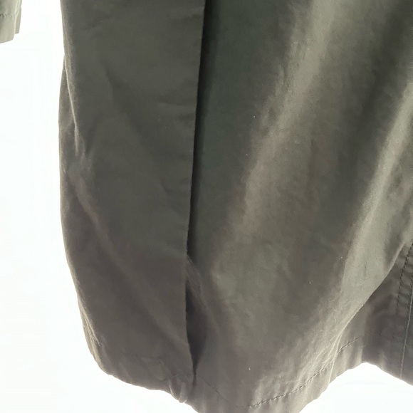 Banana Republic Raincoat - Picture 6 of 7